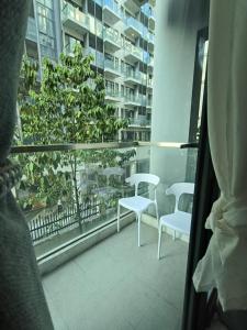 LDN Two Palm Tree Villa LFamilia