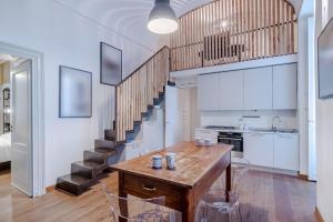 Casa-Galleria dArte live a stay of author