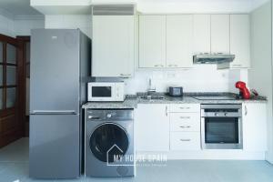 MyHouseSpain - Playa de poniente, con vistas al mar y parking gratuito