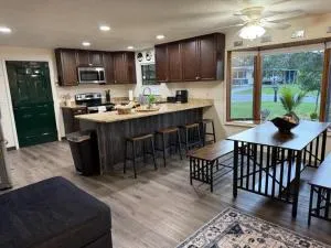 The Cozy Lake House - Auburndale