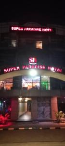 Super Paradise Hotel