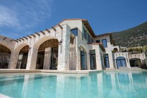 A Lyric Retreat Of Romance, Erato