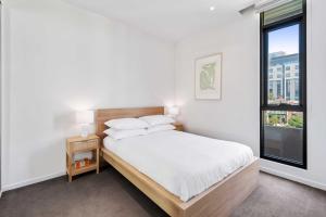 Stylish 2-Bed Apartment Near MCG