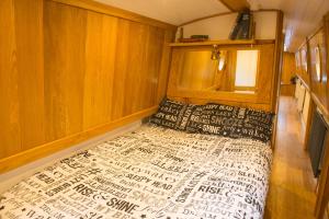 Hotel Narrowboat Puzzle Ely Grossbritannien