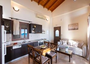 Yasemi by Vintage Travel