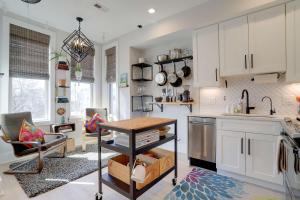 Sojourn Worldly 1 BR 2 BA 2 Blocks to Shaw Metro