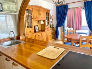 Apartamento de dos dormitorios y baño en Mariscal 5