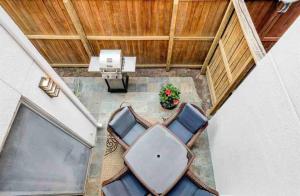 Spacious and stylish home by the Galleria