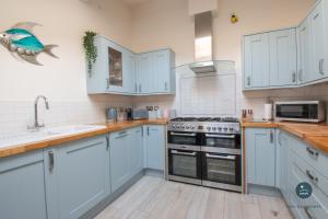 Cornerstone Cottage - Harbourside Retreat