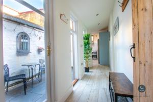 Cornerstone Cottage - Harbourside Retreat