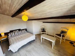 Maisons de vacances Gite La Bastide de La Loge au pied du Mont Ventoux : photos des chambres