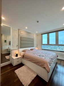 Luxury 2-bedroom apartment with Gym, Pool, Park