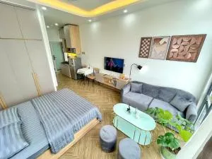 Modern Studio With City View And Kitchen - Ấp Bình Lạc