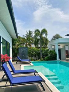 Luxury Pool Villa Nai Harn