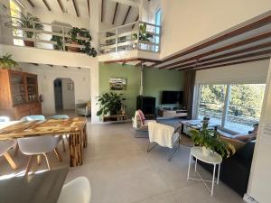 Private Villa with Pool & Jacuzzi, BBQ & Pizzaoven