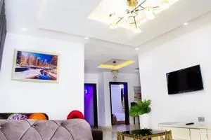 Luxurious & Affordable 3 Bedroom Shortlet Apartment - Baruwa