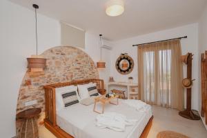 Onar Sifnos Stone Villa