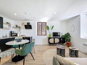 Appartements Cocon cosy proche aeroport Tout equipe Aulnat3 : photos des chambres