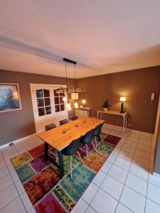 Very large duplex 4-bedroom apartment less than 5 minutes from the sea! T46