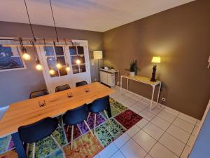 Very large duplex 4-bedroom apartment less than 5 minutes from the sea! T46