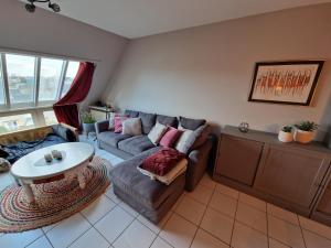 Very large duplex 4-bedroom apartment less than 5 minutes from the sea! T46