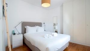 Portas do Sol Stylish Apt