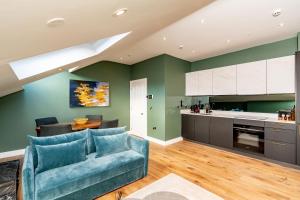 Dragon Suites Luxury Apartments at 8 Albyn Place