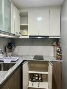 1 BR Executive Suite Gentry Manor by JMS