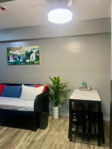 1 BR Executive Suite Gentry Manor by JMS