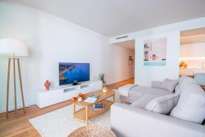 Picturesque beachfront apartment