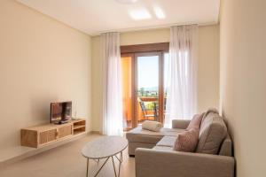 Serene Escape Near the Sea - Pool &Private Parking