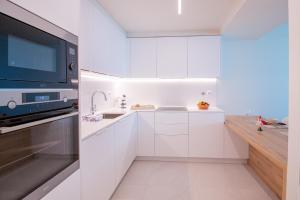 Picturesque beachfront apartment