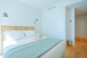 Picturesque beachfront apartment