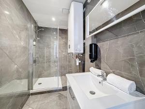 Appartements Sejour en groupe Immeuble 10 pers, Aulnat : photos des chambres