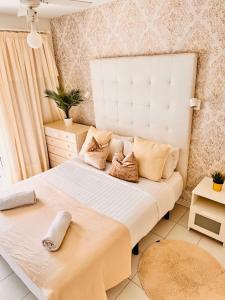 Atlantic Ocean & Beach Views - Holiday Club Suite