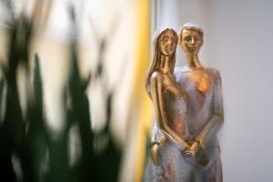 Broadway Street Apartment with 3 bedrooms & 2 bathrooms