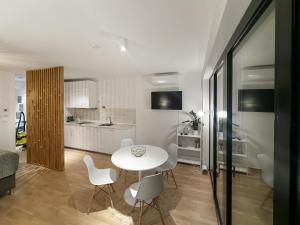 Apartment number 7 
