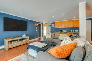 Ski, Golf and Hike Spacious Dover Retreat! - Dover