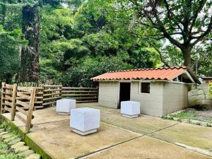 4br 240 M Pool Next To El Tesoro Mall