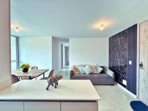 3BR Stunning 19th Floor Views Pool Sabaneta