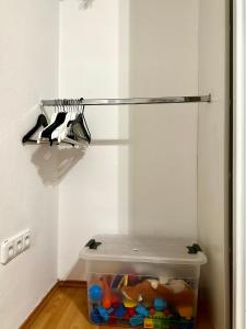 Modern & cozy apartment near hockey & football arena