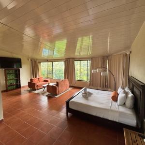 Arenal Roca Lodge & Bungalows