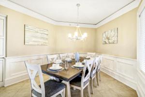 2519 Windsor II