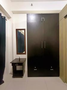 Shore Residences MOA Minimalist Room
