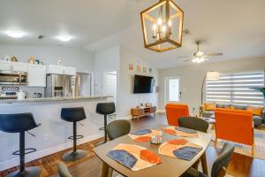 7 Mi to River District Cape Coral Home with Lanai