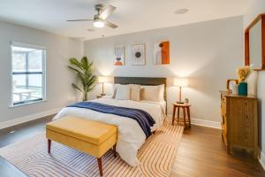 7 Mi to River District Cape Coral Home with Lanai