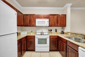 Tuscana Resort 3 Bedroom Condo Clubhouse Access 8 miles to Disney