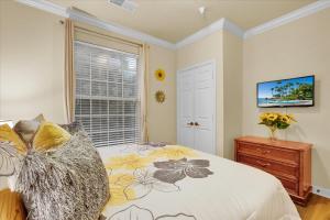 Tuscana Resort 3 Bedroom Condo Clubhouse Access 8 miles to Disney