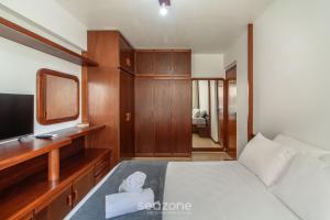 Apto 3Q c varanda a 100m da Praia em BC EVZ0601