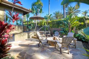 5285 Shore Drive